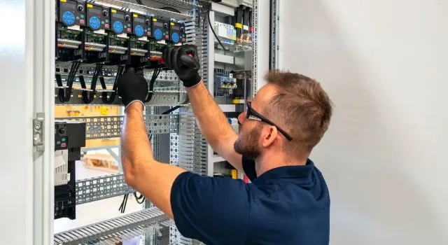 Musto Barcelona electricistas